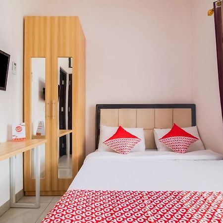 Hotel Oyo 3256 Rukost I8 Karawang Esterno foto