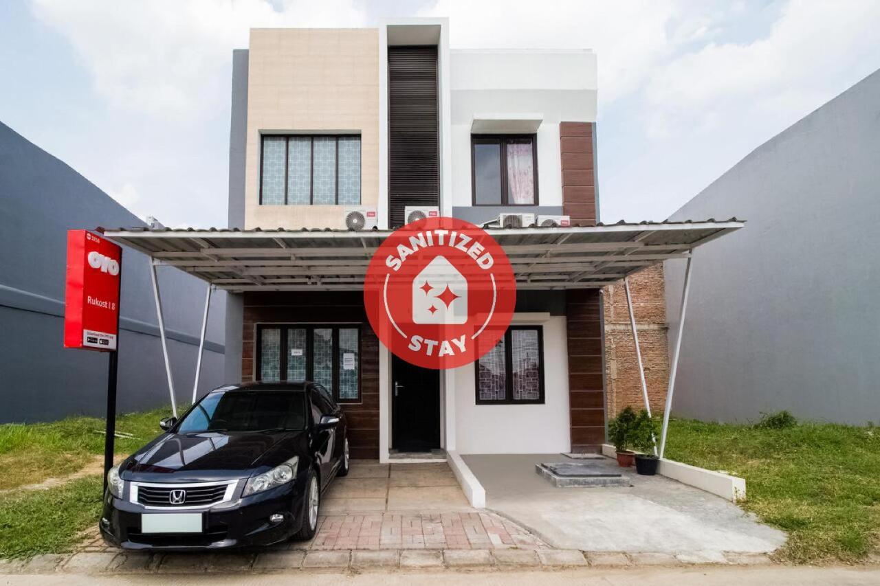 Hotel Oyo 3256 Rukost I8 Karawang Esterno foto