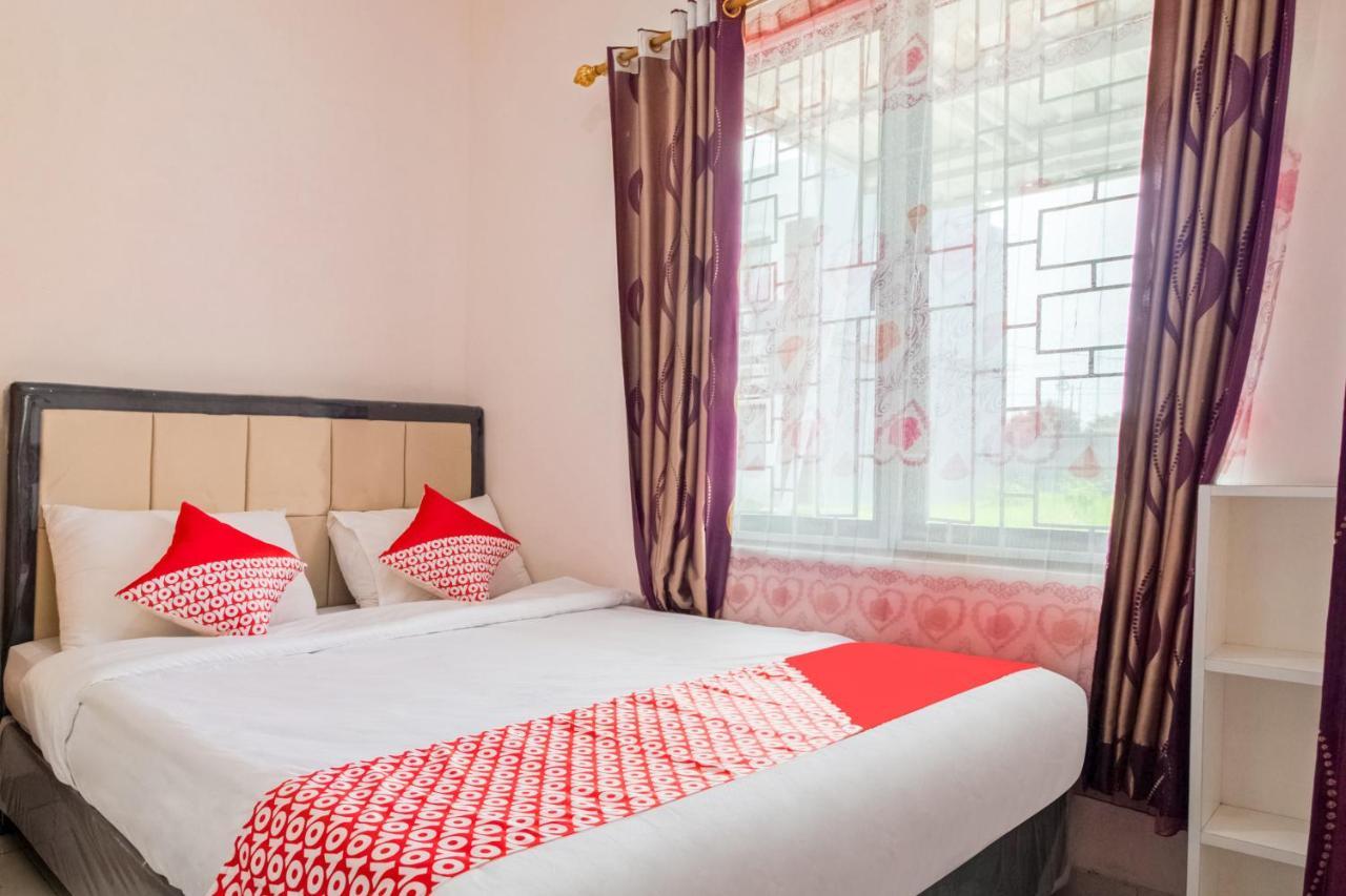 Hotel Oyo 3256 Rukost I8 Karawang Esterno foto