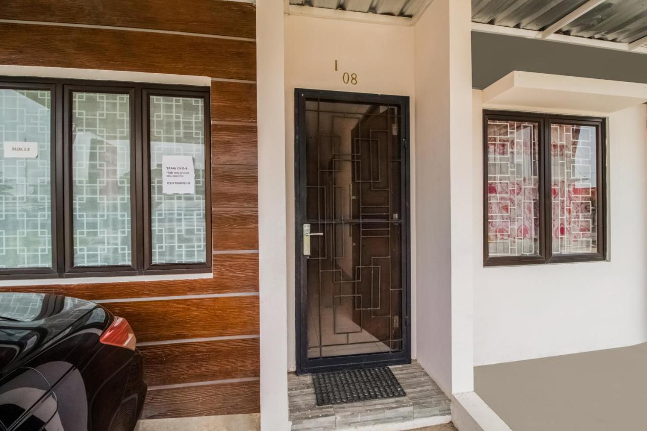 Hotel Oyo 3256 Rukost I8 Karawang Esterno foto