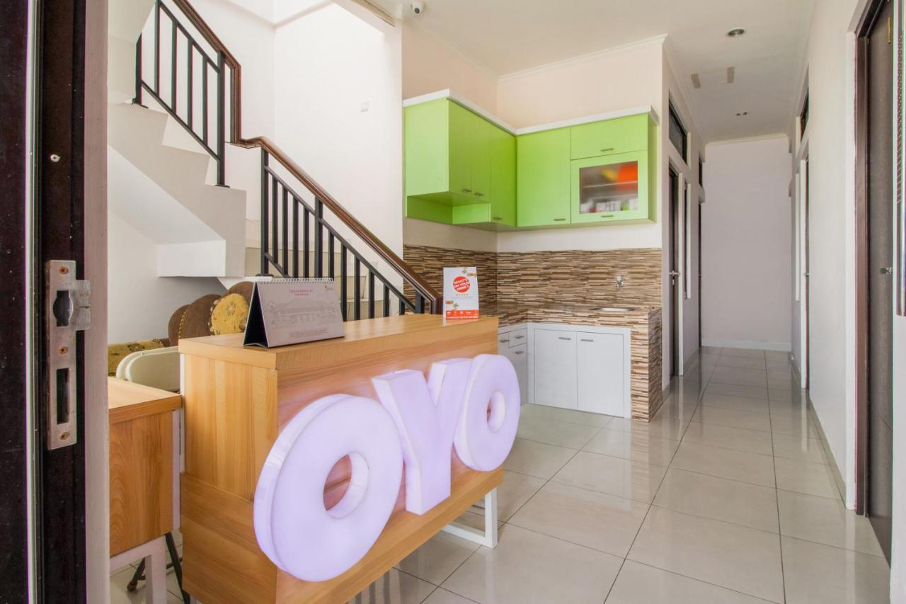 Hotel Oyo 3256 Rukost I8 Karawang Esterno foto