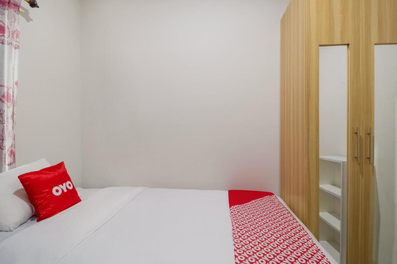 Hotel Oyo 3256 Rukost I8 Karawang Esterno foto